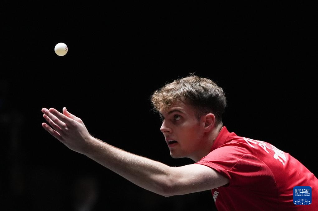 犯规被罚红 犯规被罚红