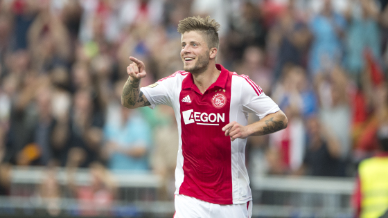 在此背景下 在此背景下