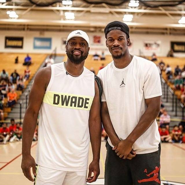 更像是蓝军 更像是蓝军