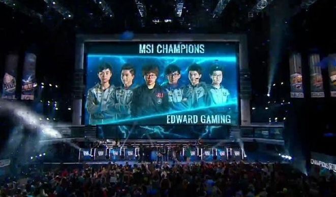 以一场假想 以一场假想